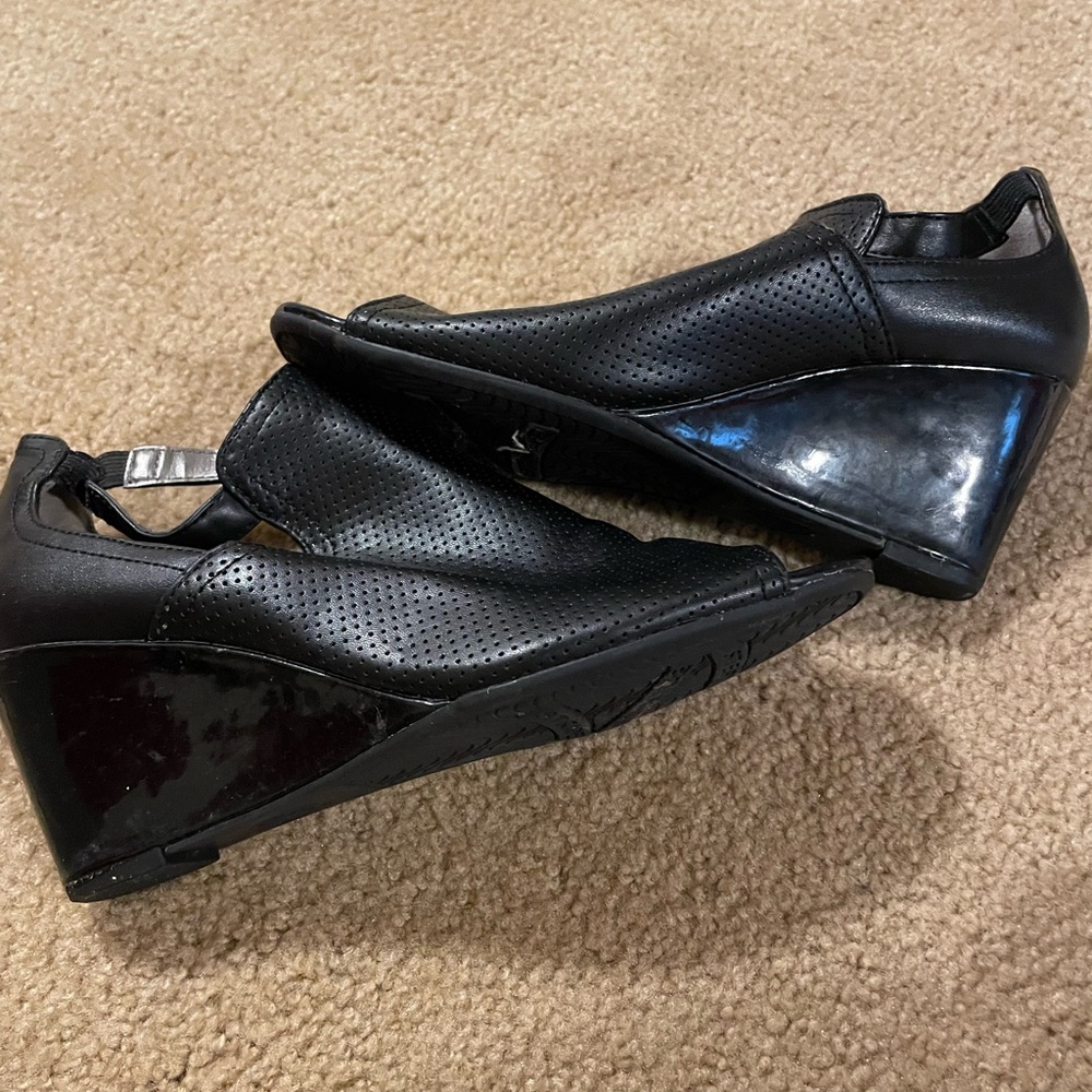 Life Stride Black Wedge Shoes